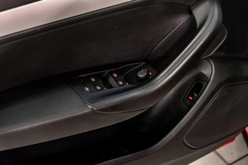 Audi Q3 QUATTRO* KOMFORT* KEYLESS АвтоКредит(ЦЕНА ДО БГ), снимка 11 - Автомобили и джипове - 53435839