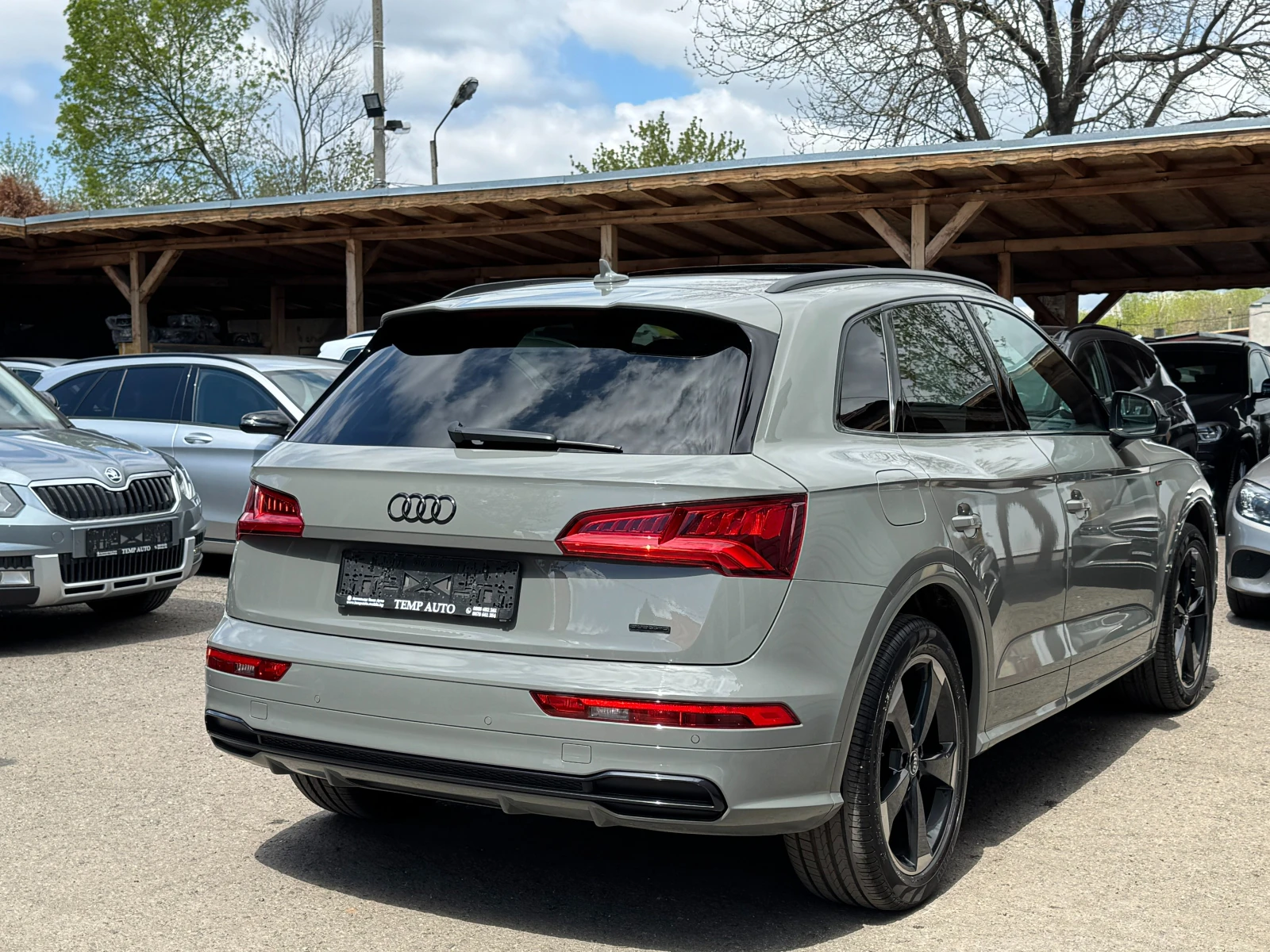 Audi Q5 50 TDI quattro S-line -286к.с* ПЪЛНА ИСТОРИЯ В АУД - изображение 4