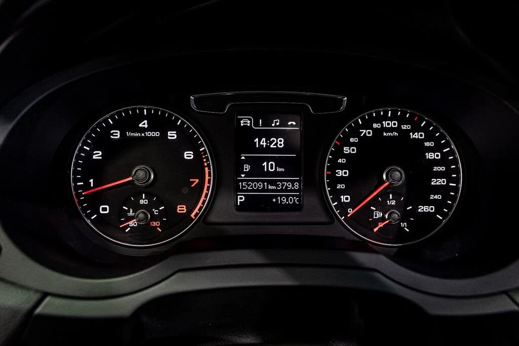 Audi Q3 QUATTRO* KOMFORT* KEYLESS АвтоКредит(ЦЕНА ДО БГ) - изображение 9