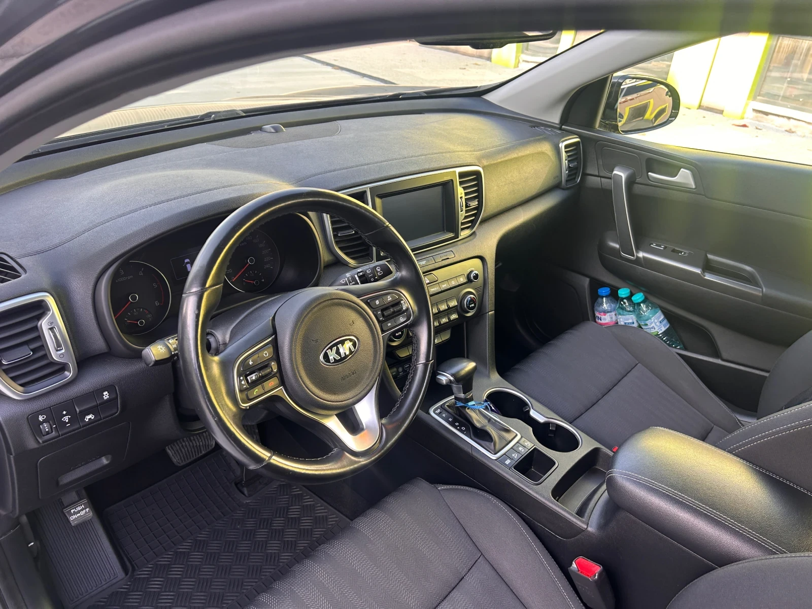 Kia Sportage 1.7 CRDi, снимка 9 - Автомобили и джипове - 53829512