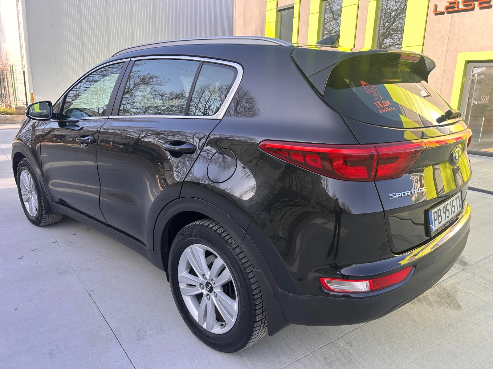 Kia Sportage 1.7 CRDi, снимка 3 - Автомобили и джипове - 53829512