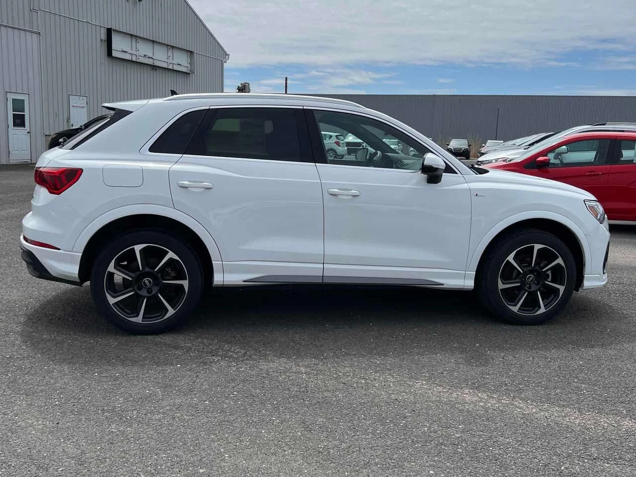 Audi Q3 Progressiv/ПАНОРАМА/ДИСТРОНИК, снимка 4 - Автомобили и джипове - 54572960