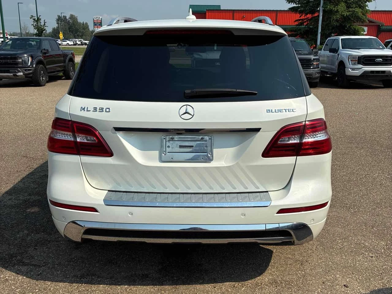 Mercedes-Benz ML 350 BlueTEC/ВТОРИ ГУМИ И ДЖАНТИ/ПОДГРЕВИ/ПАНОРАМА, снимка 5 - Автомобили и джипове - 55226417