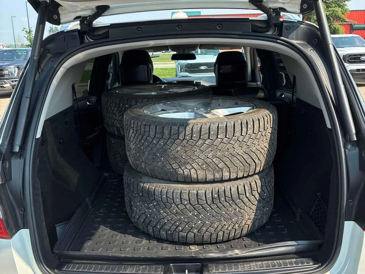 Mercedes-Benz ML 350 BlueTEC/ВТОРИ ГУМИ И ДЖАНТИ/ПОДГРЕВИ/ПАНОРАМА, снимка 13 - Автомобили и джипове - 55226417