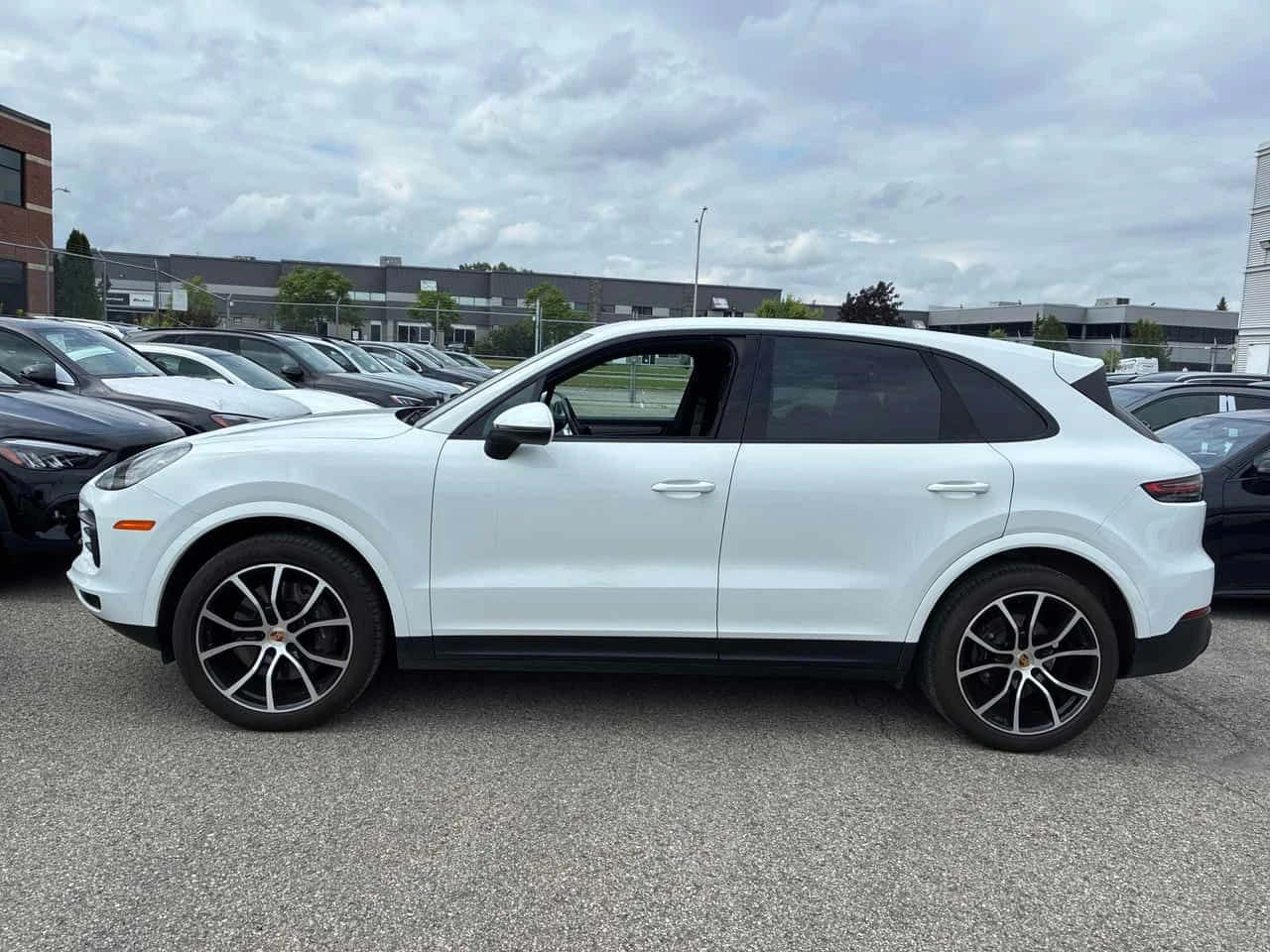 Porsche Cayenne ОБДУХВАНЕ* BOSE* PANORAMA* , снимка 2 - Автомобили и джипове - 55477074
