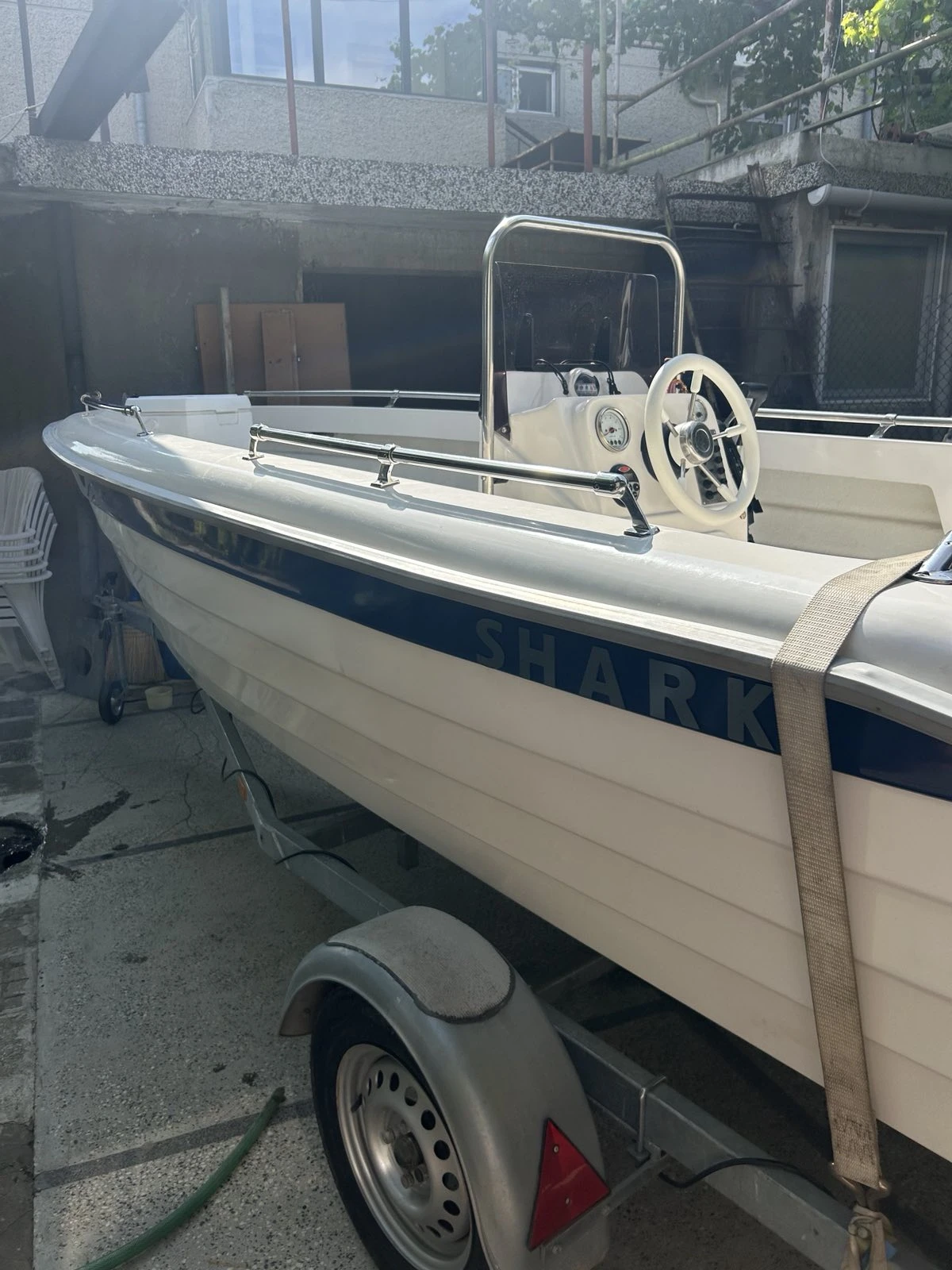    Shark 445 | Mobile.bg   5