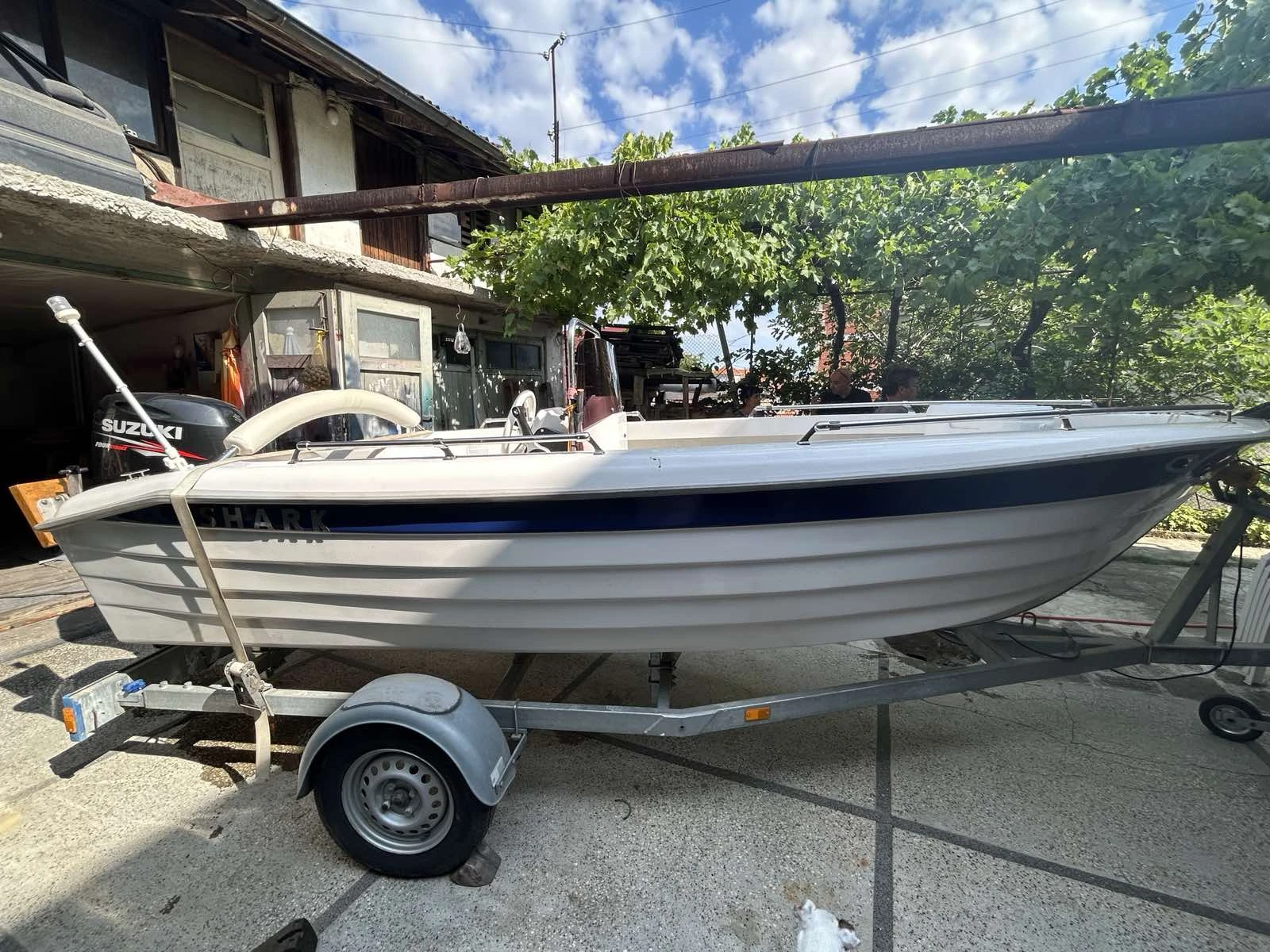    Shark 445 | Mobile.bg   2