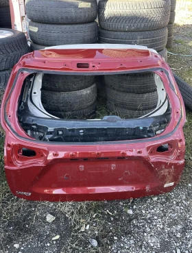 Заден капак Toyota Yaris Cross, снимка 2
