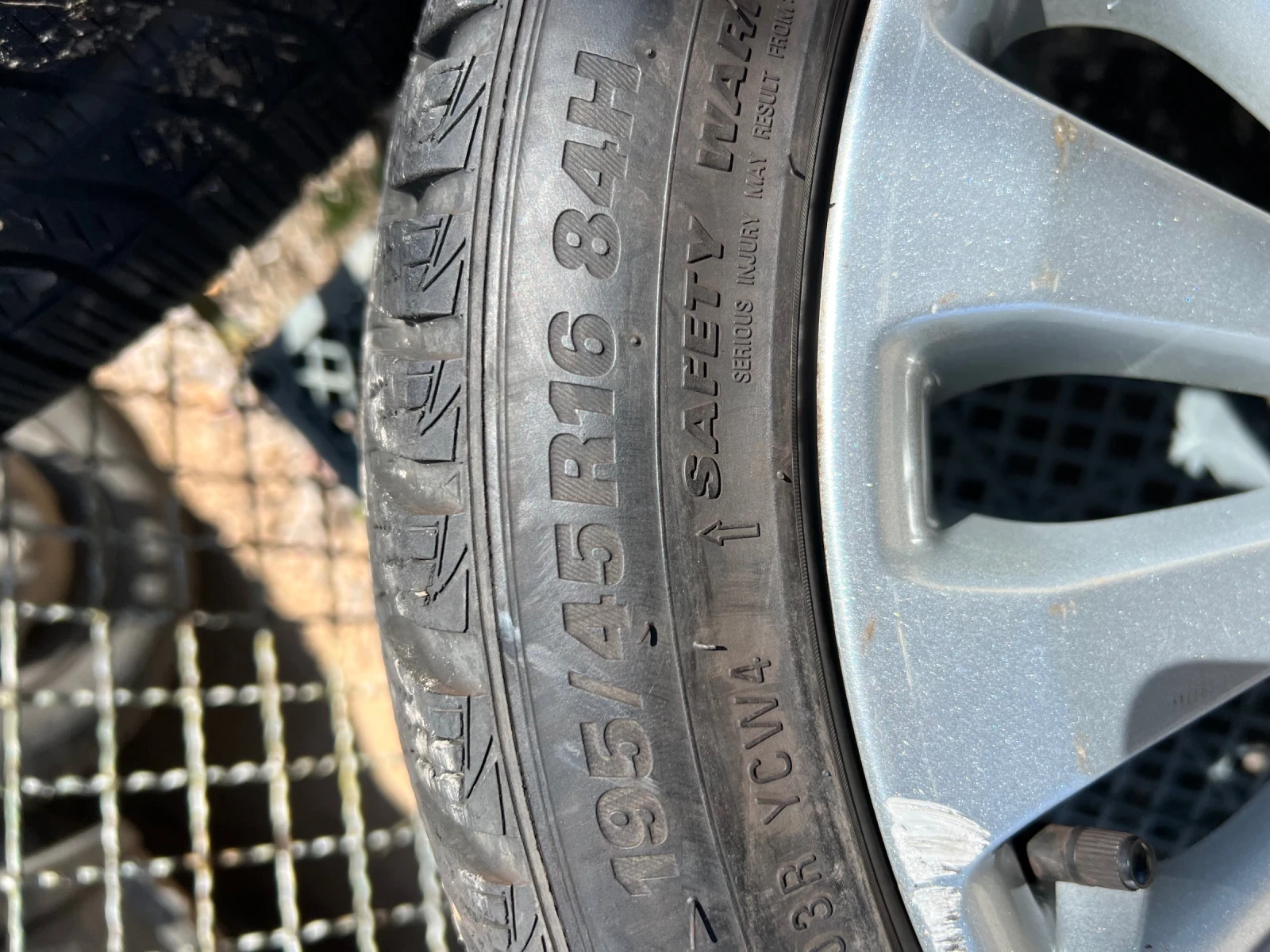 Гуми с джанти Kumho 195/45R16, снимка 6 - Гуми и джанти - 54162763