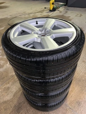 Гуми с джанти Pirelli 225/40R18, снимка 5 - Гуми и джанти - 48466455