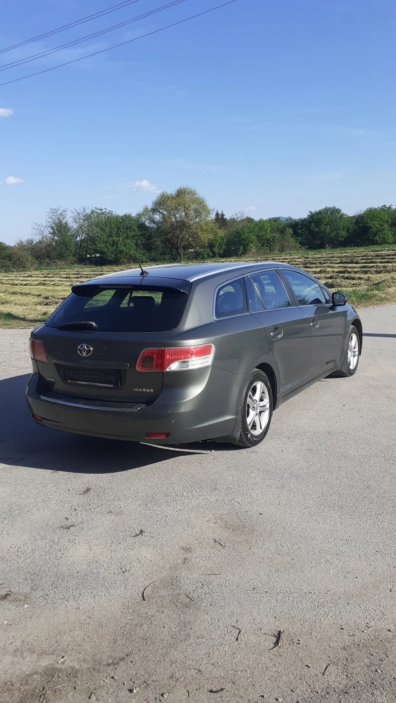 Toyota Avensis 2.0/152 кс, снимка 5 - Автомобили и джипове - 46080537