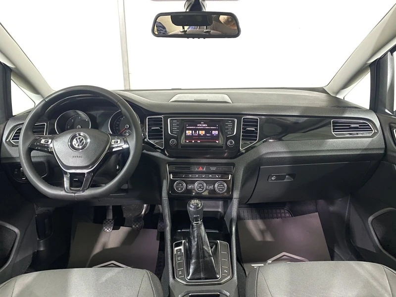 VW Sportsvan 1.6 TDI, снимка 8 - Автомобили и джипове - 46713360