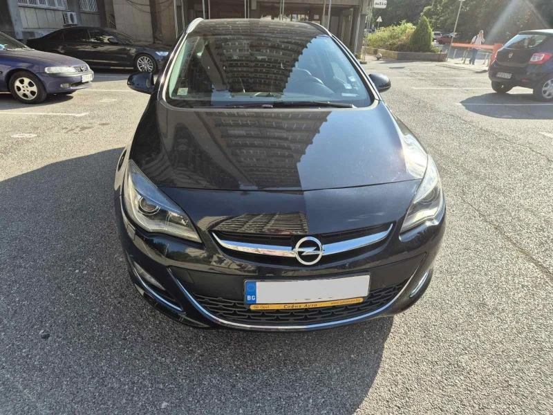 Opel Astra Sports Tourer, снимка 3 - Автомобили и джипове - 47793062