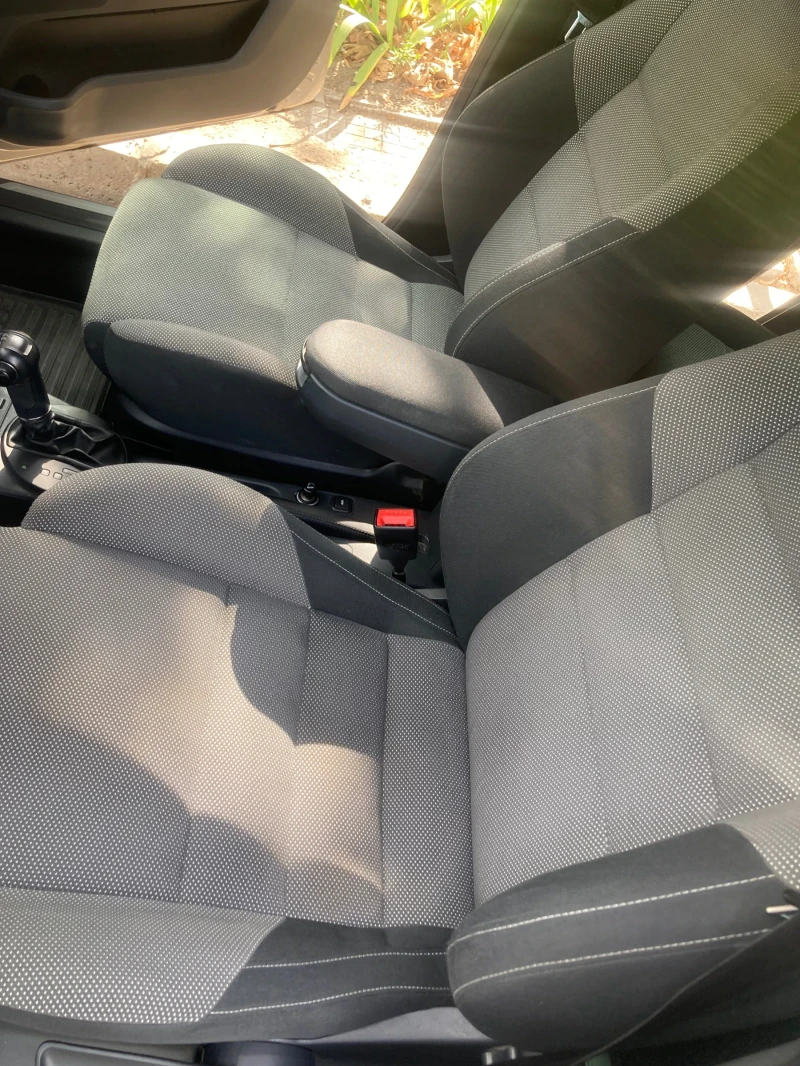 Skoda Fabia TSI, снимка 12 - Автомобили и джипове - 51184572