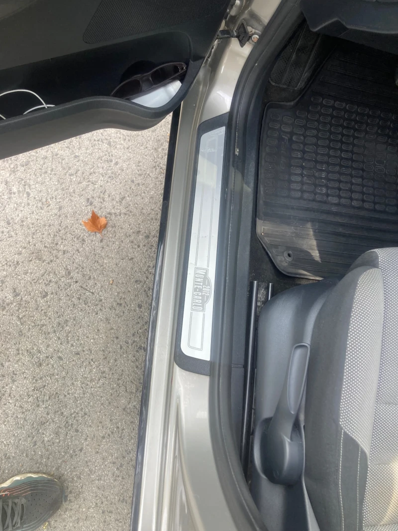 Skoda Fabia TSI, снимка 11 - Автомобили и джипове - 51184572