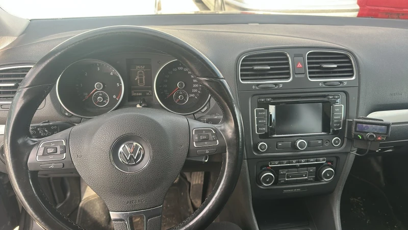 VW Golf, снимка 9 - Автомобили и джипове - 52579261