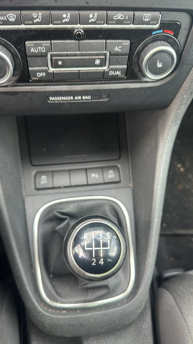 VW Golf, снимка 5 - Автомобили и джипове - 52579261