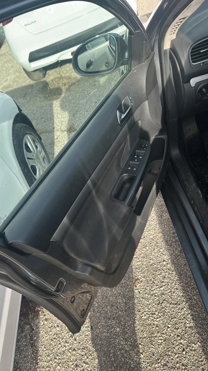 VW Golf, снимка 11 - Автомобили и джипове - 52579261