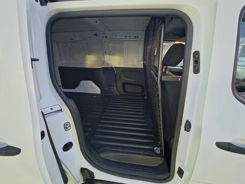 Opel Combo 1.5 HDI, снимка 9 - Автомобили и джипове - 52616956