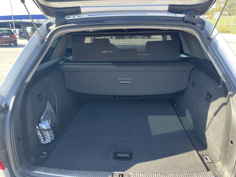 Audi A4 AVANT 2.0 Газ/Бензин, снимка 12 - Автомобили и джипове - 53224393