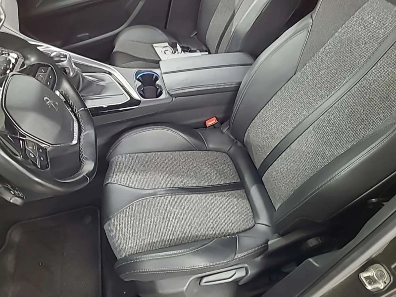 Peugeot 3008 1.2Allure, снимка 9 - Автомобили и джипове - 53370017