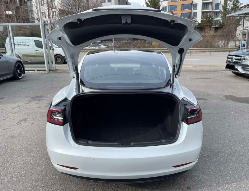 Tesla Model 3, снимка 17 - Автомобили и джипове - 39359549