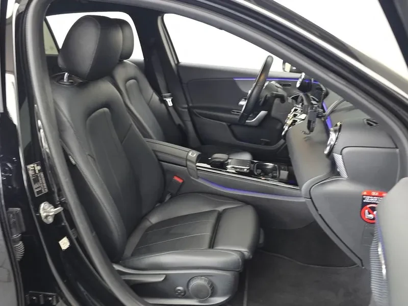 Mercedes-Benz A 220, снимка 11 - Автомобили и джипове - 55091167