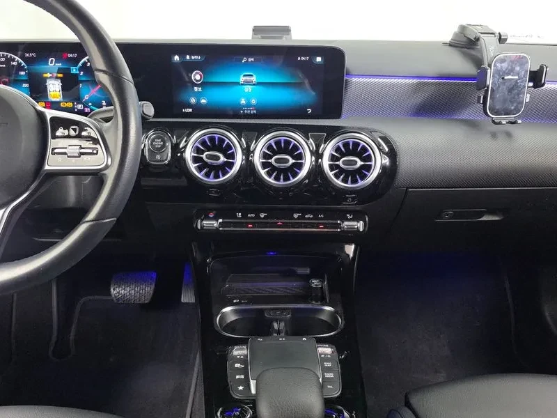 Mercedes-Benz A 220, снимка 14 - Автомобили и джипове - 55091167