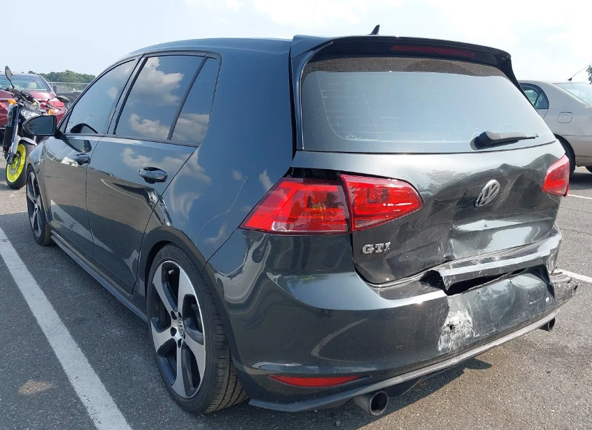 VW Golf GTI 2.0T S - изображение 4