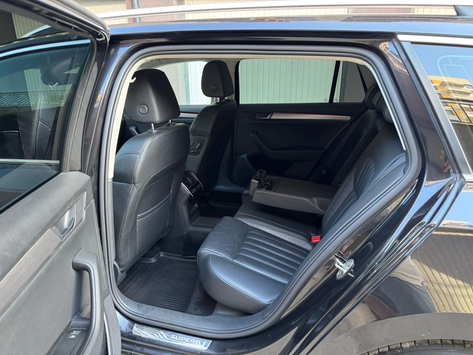 Skoda Superb 2.0TDi DSG - изображение 10