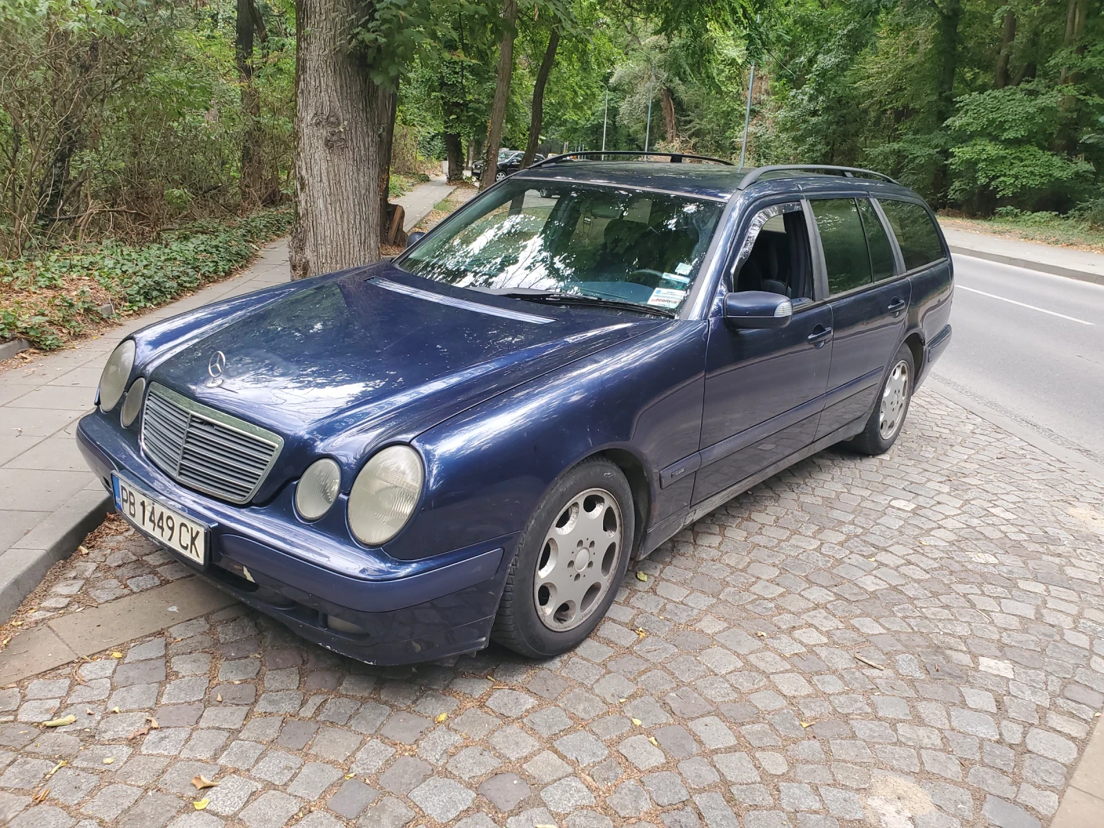 Mercedes-Benz E 220 Дизел - изображение 6