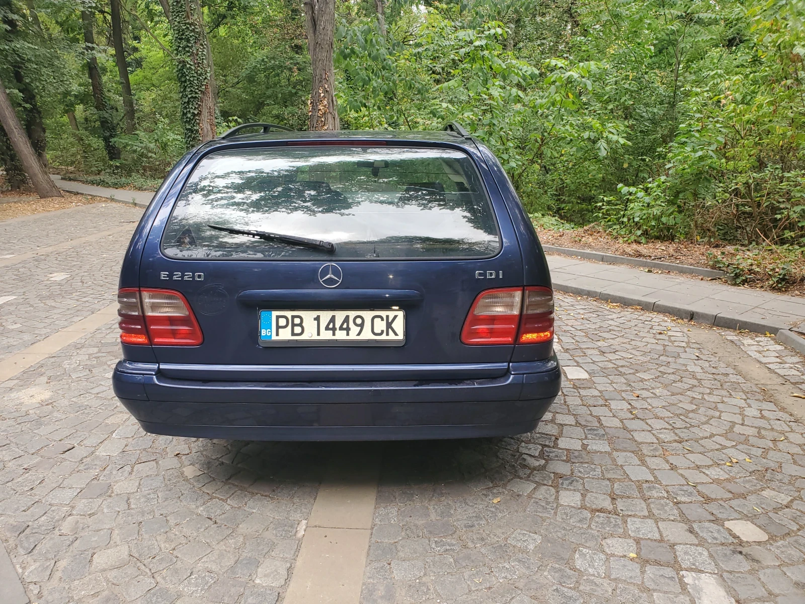 Mercedes-Benz E 220 Дизел - изображение 5
