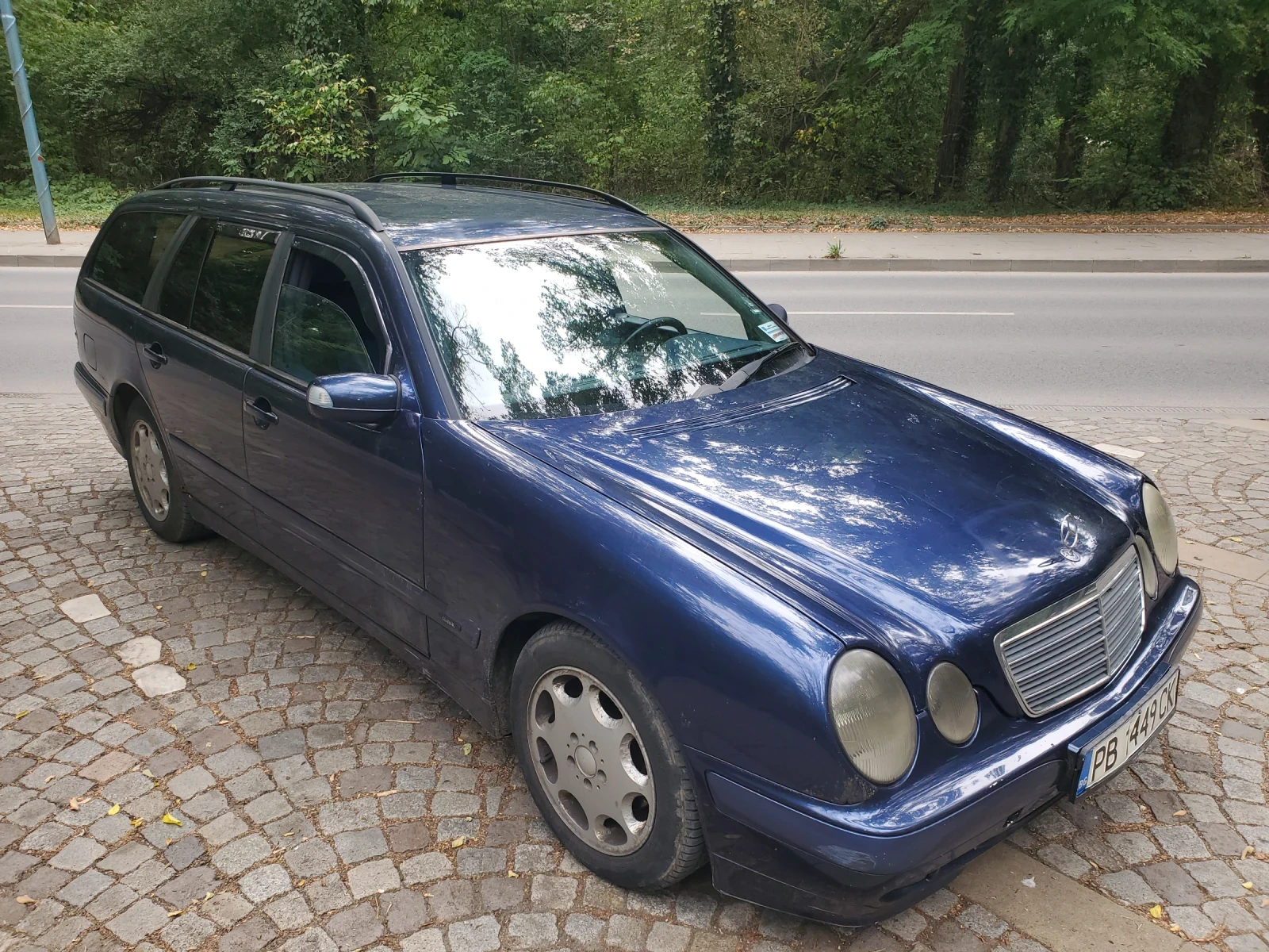 Mercedes-Benz E 220 Дизел - изображение 2