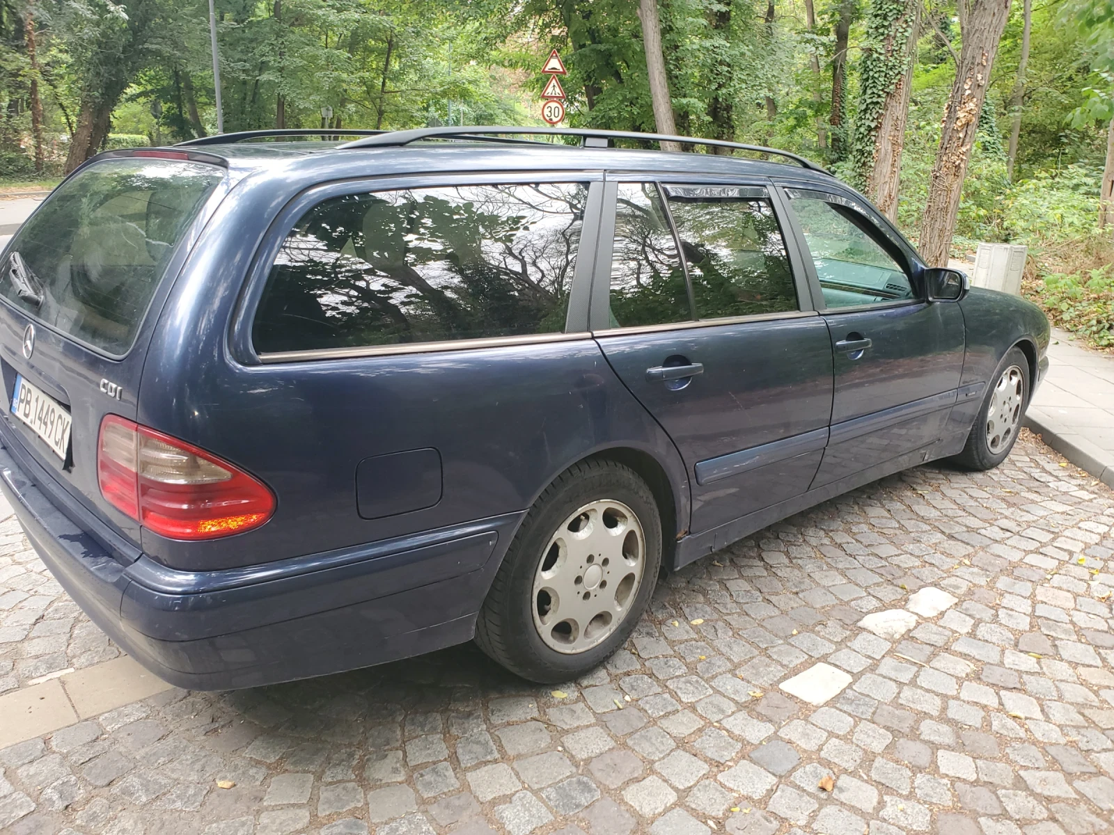 Mercedes-Benz E 220 Дизел - изображение 4