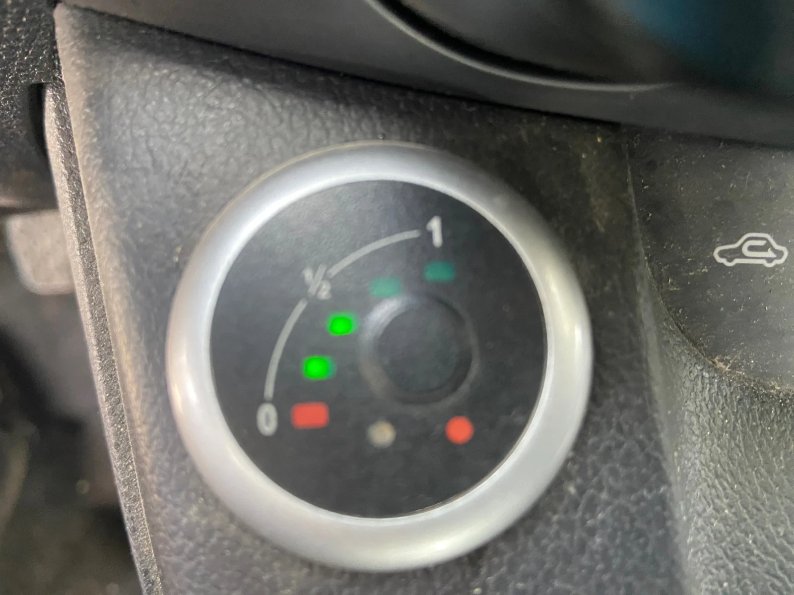 Mazda 2 1.3 i | Mobile.bg   13