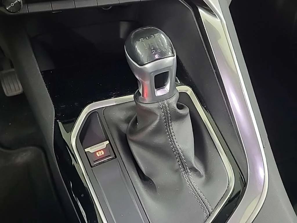 Peugeot 3008 1.2Allure - изображение 8