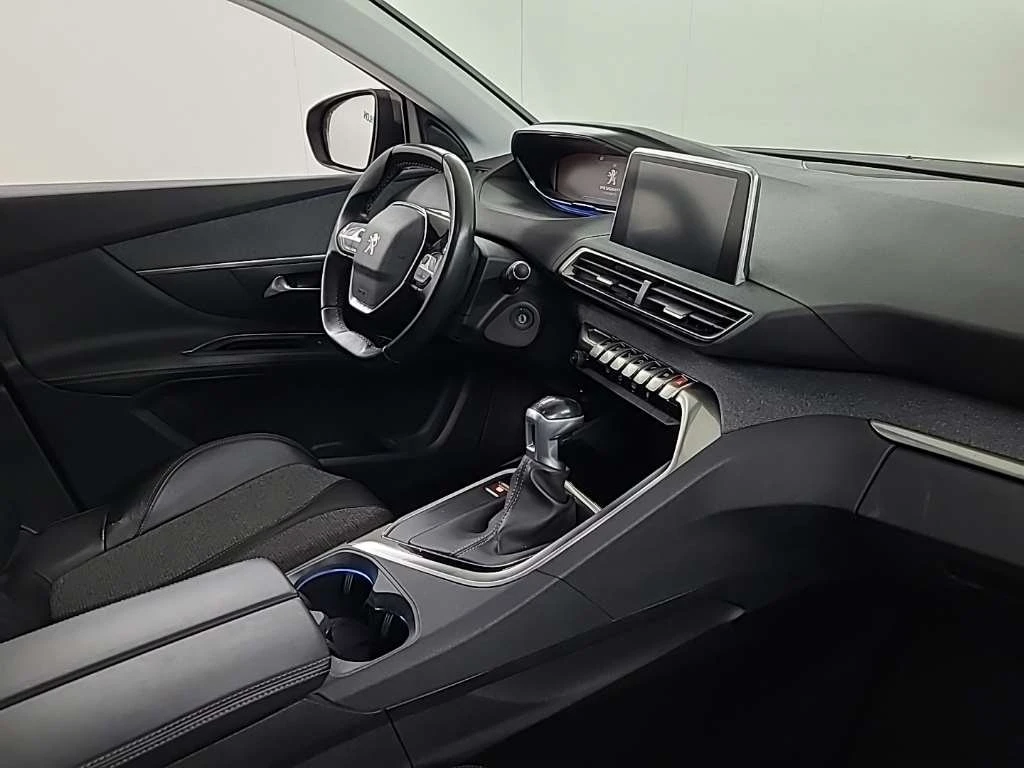 Peugeot 3008 1.2Allure - изображение 10