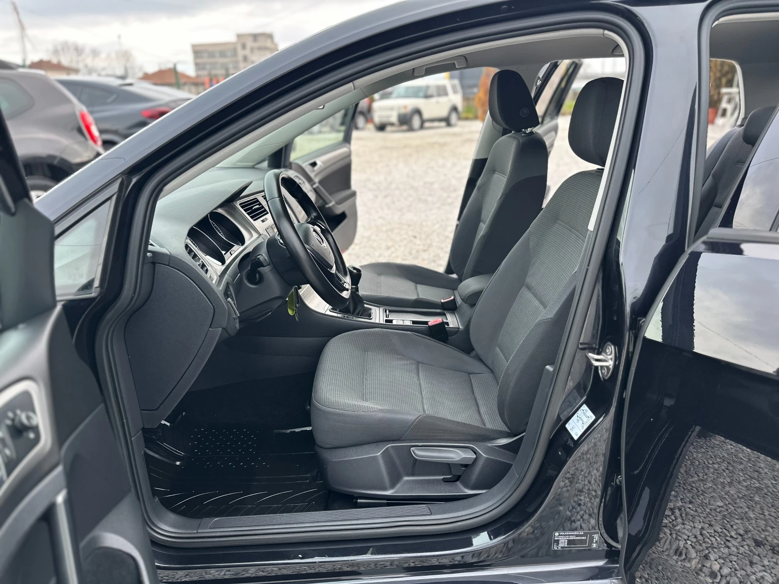 VW Golf 1.6TDI* ������� | Mobile.bg � ����������� 13