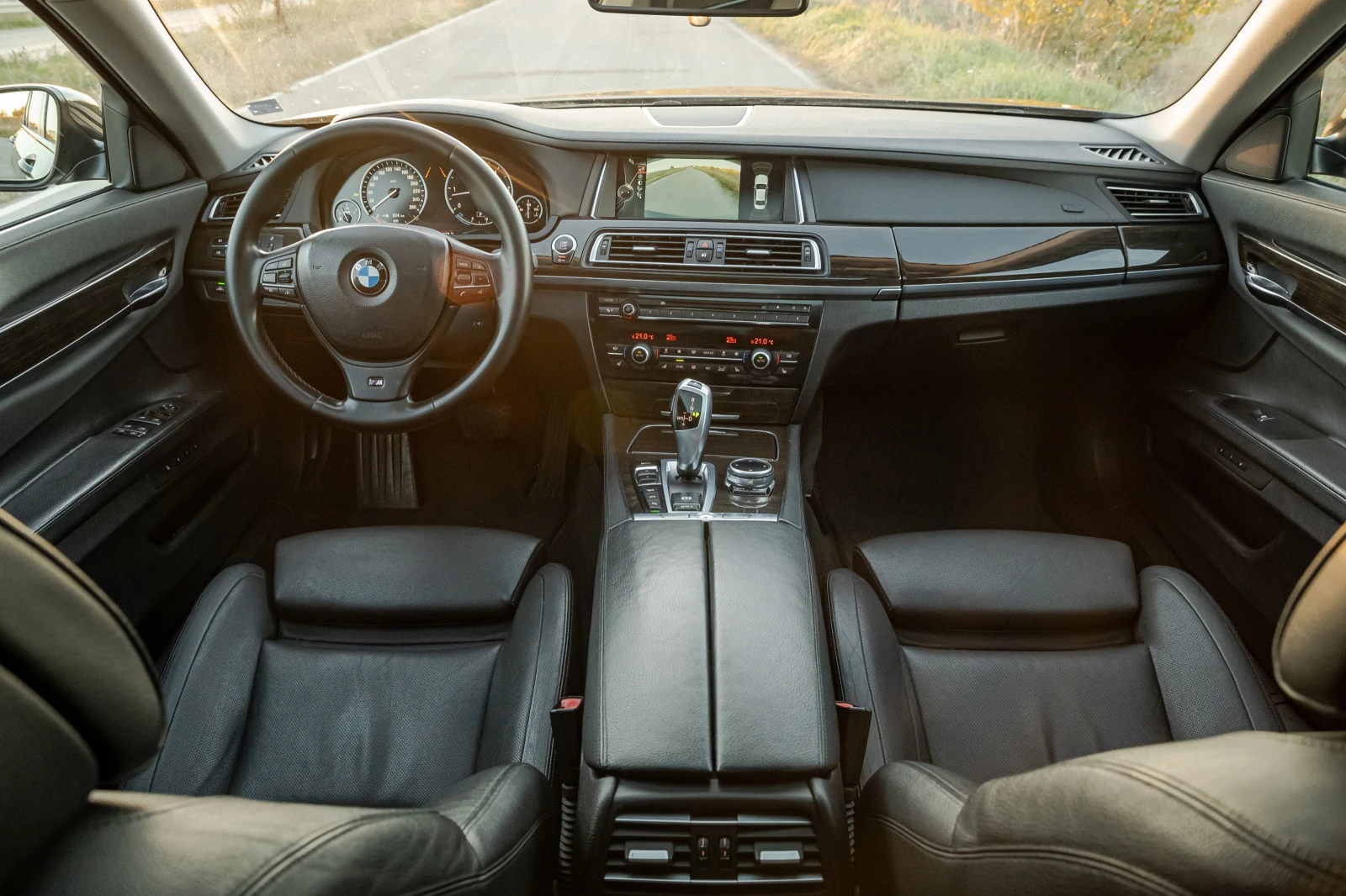 BMW 740 X Drive, снимка 9 - Автомобили и джипове - 54035633