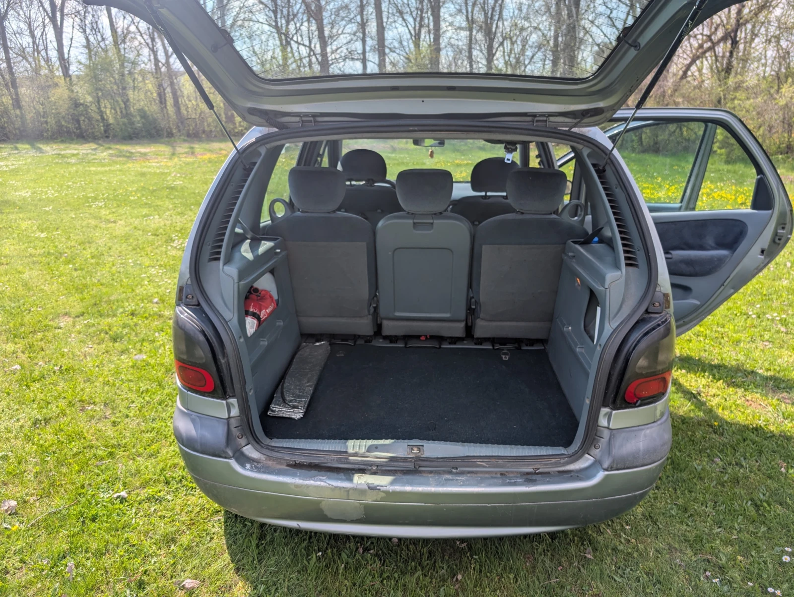 Renault Megane Scenic, снимка 5 - Автомобили и джипове - 54242804