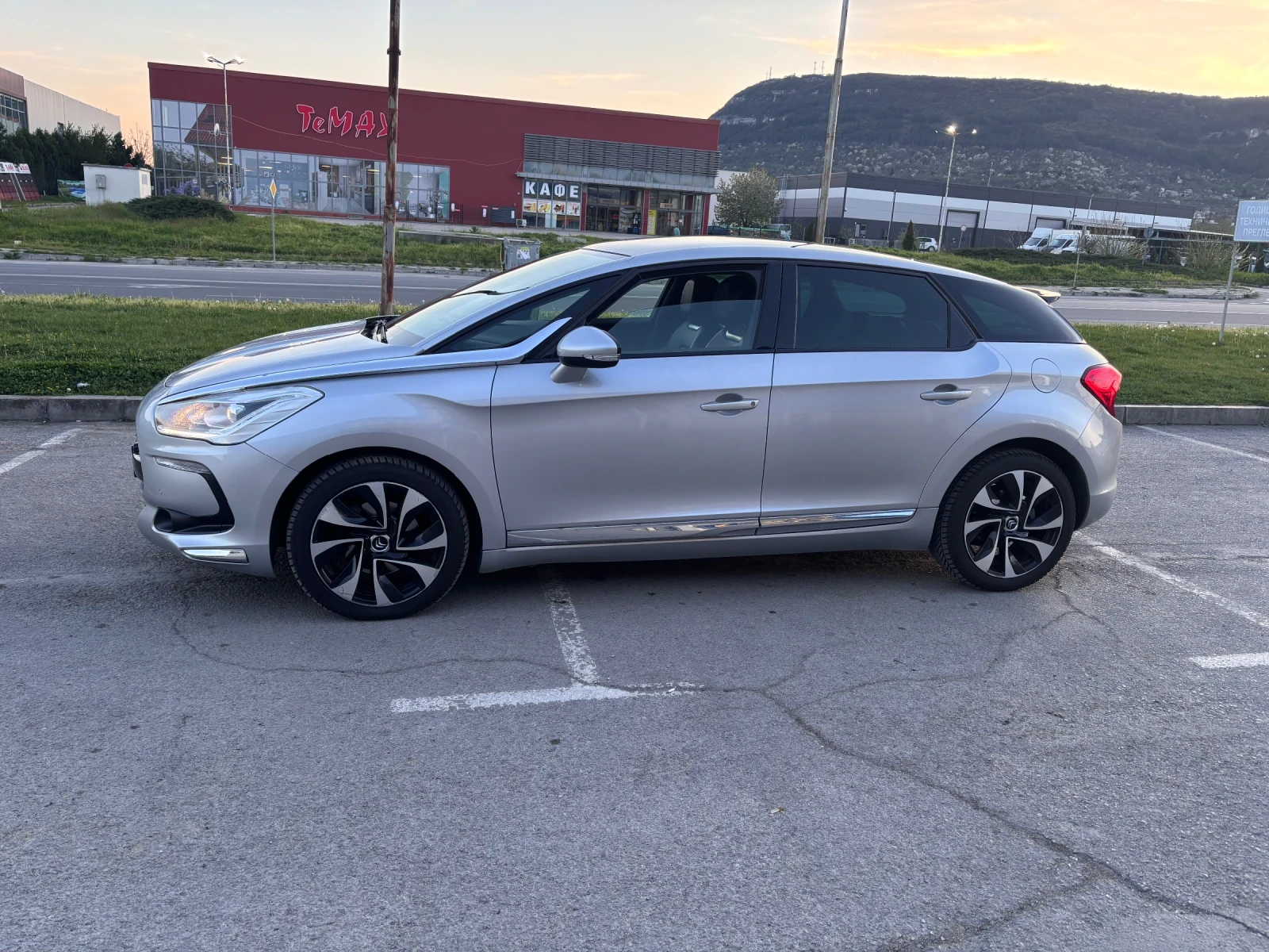 Citroen DS5 1.6i. 156кс., снимка 8 - Автомобили и джипове - 54247759