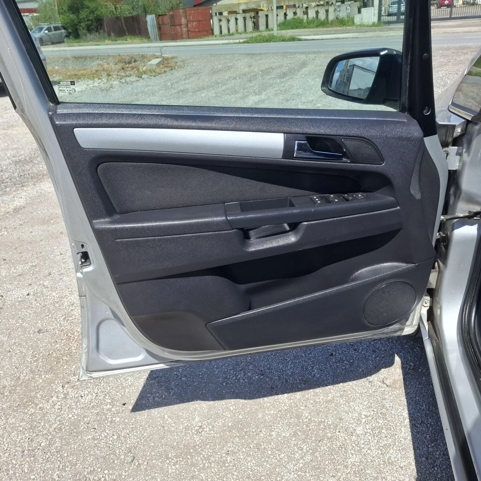 Opel Zafira 1.7CDTI, снимка 7 - Автомобили и джипове - 54348463