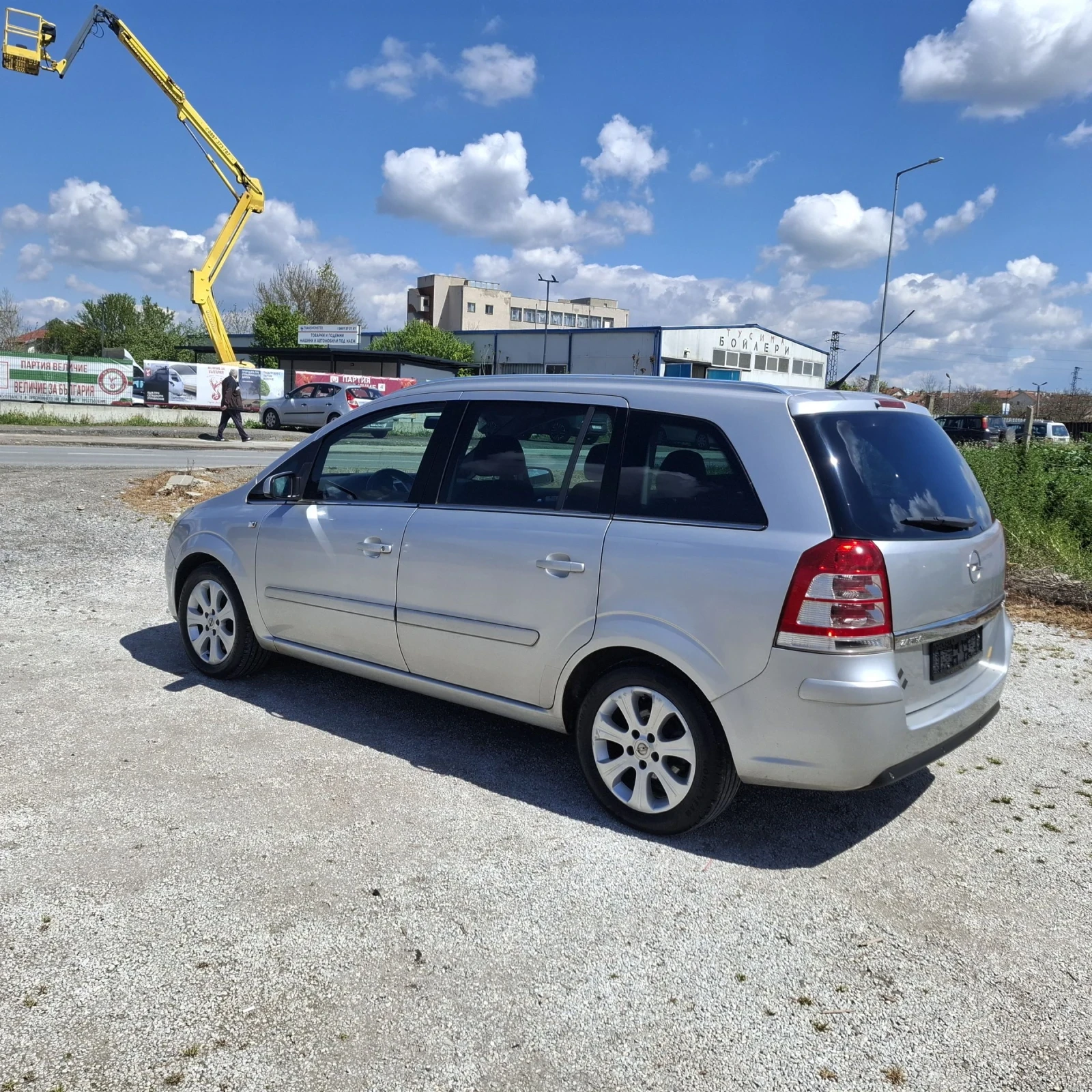Opel Zafira 1.7CDTI, снимка 2 - Автомобили и джипове - 54348463