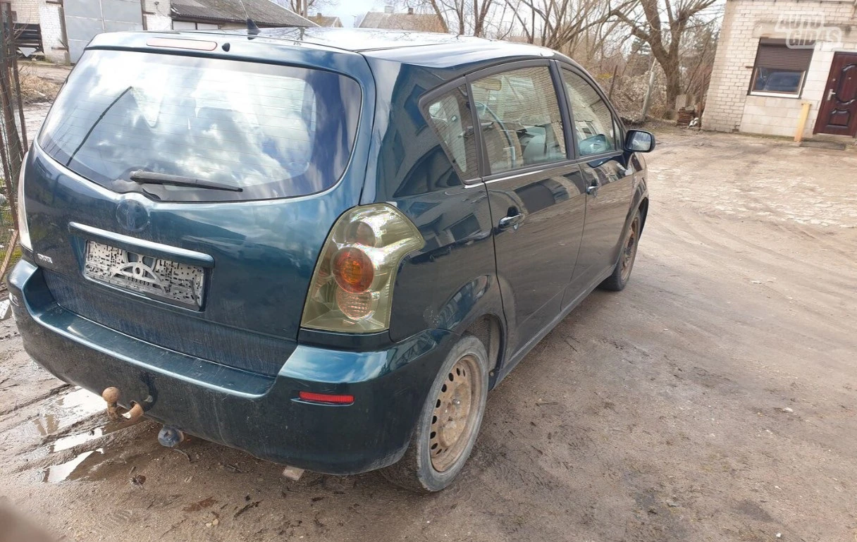 Toyota Corolla verso 2.2 D-4D , снимка 2 - Автомобили и джипове - 54666164