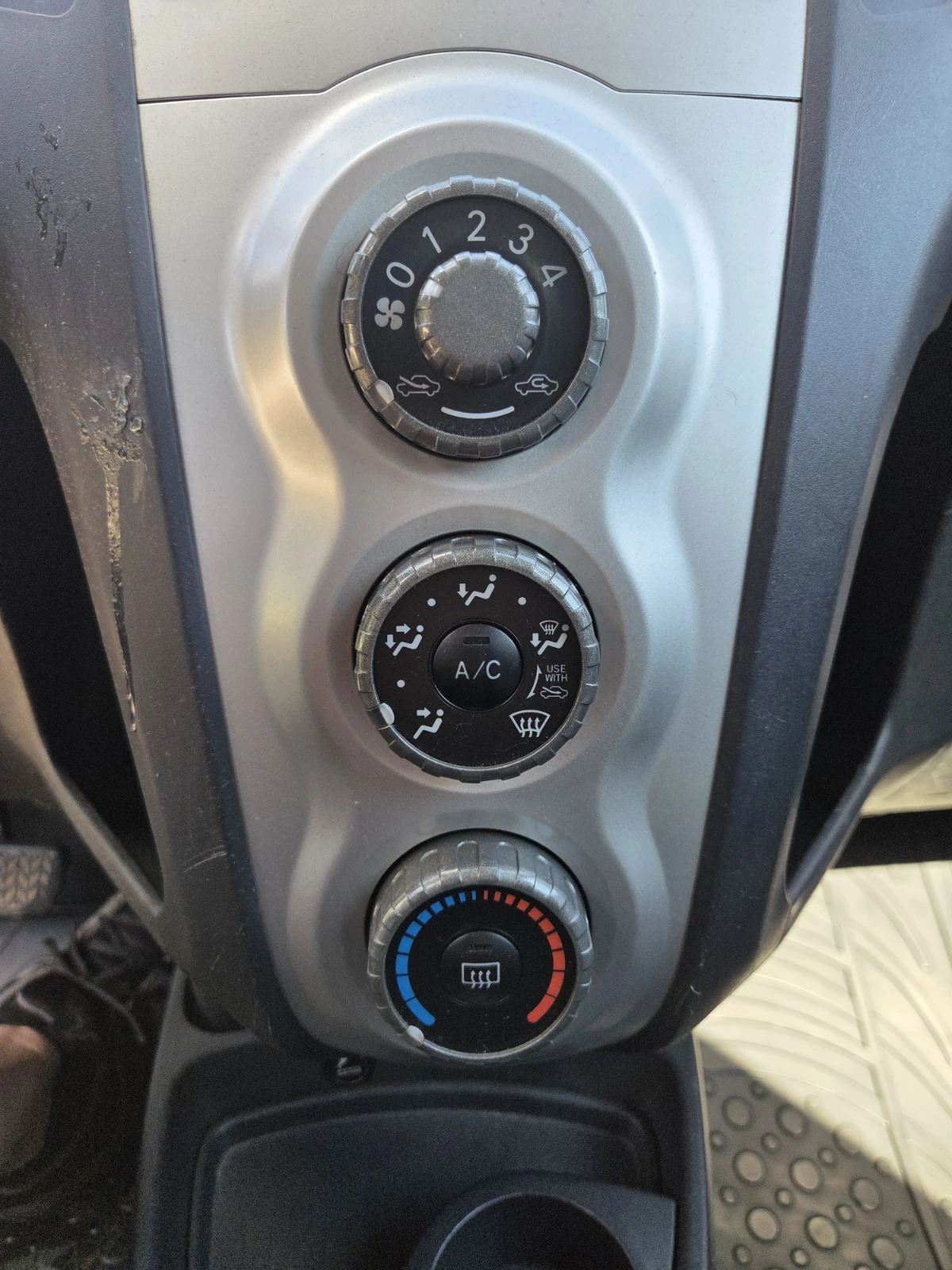 Toyota Yaris, снимка 4 - Автомобили и джипове - 54900957