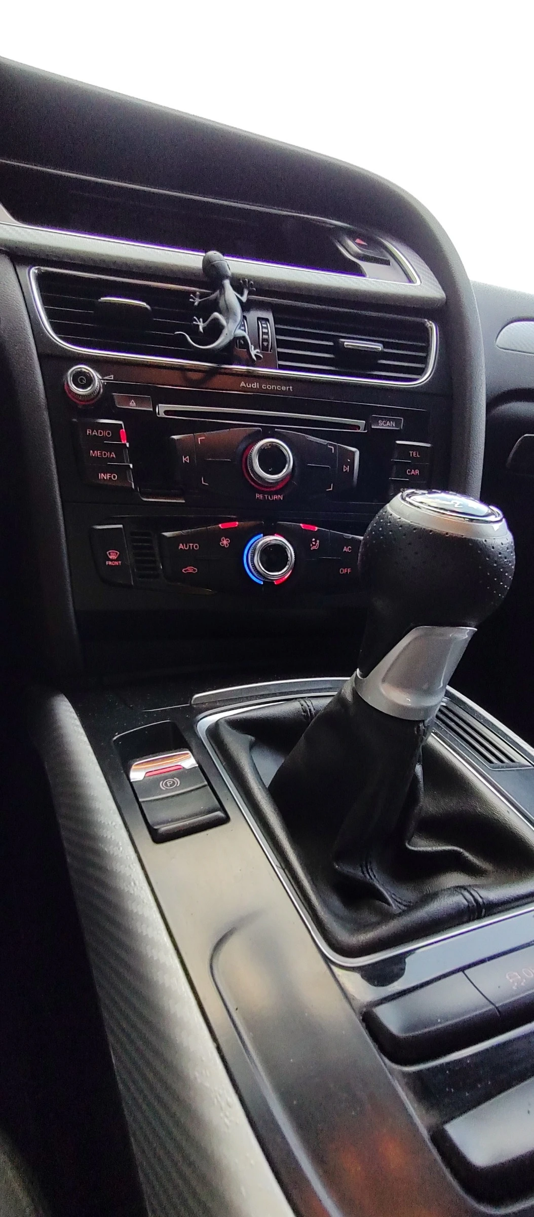 Audi A4 b 8.5, снимка 11 - Автомобили и джипове - 55192770