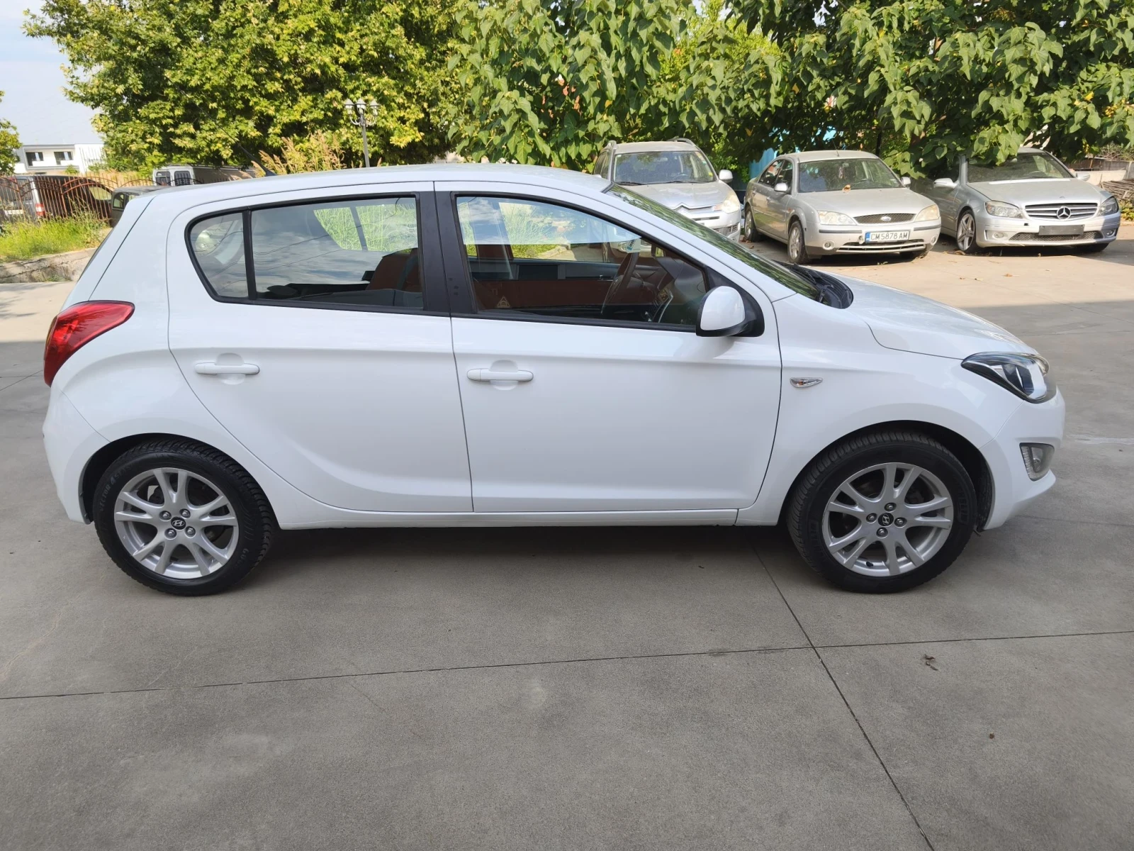Hyundai I20 1.255 i 86 ks., снимка 6 - Автомобили и джипове - 55804594