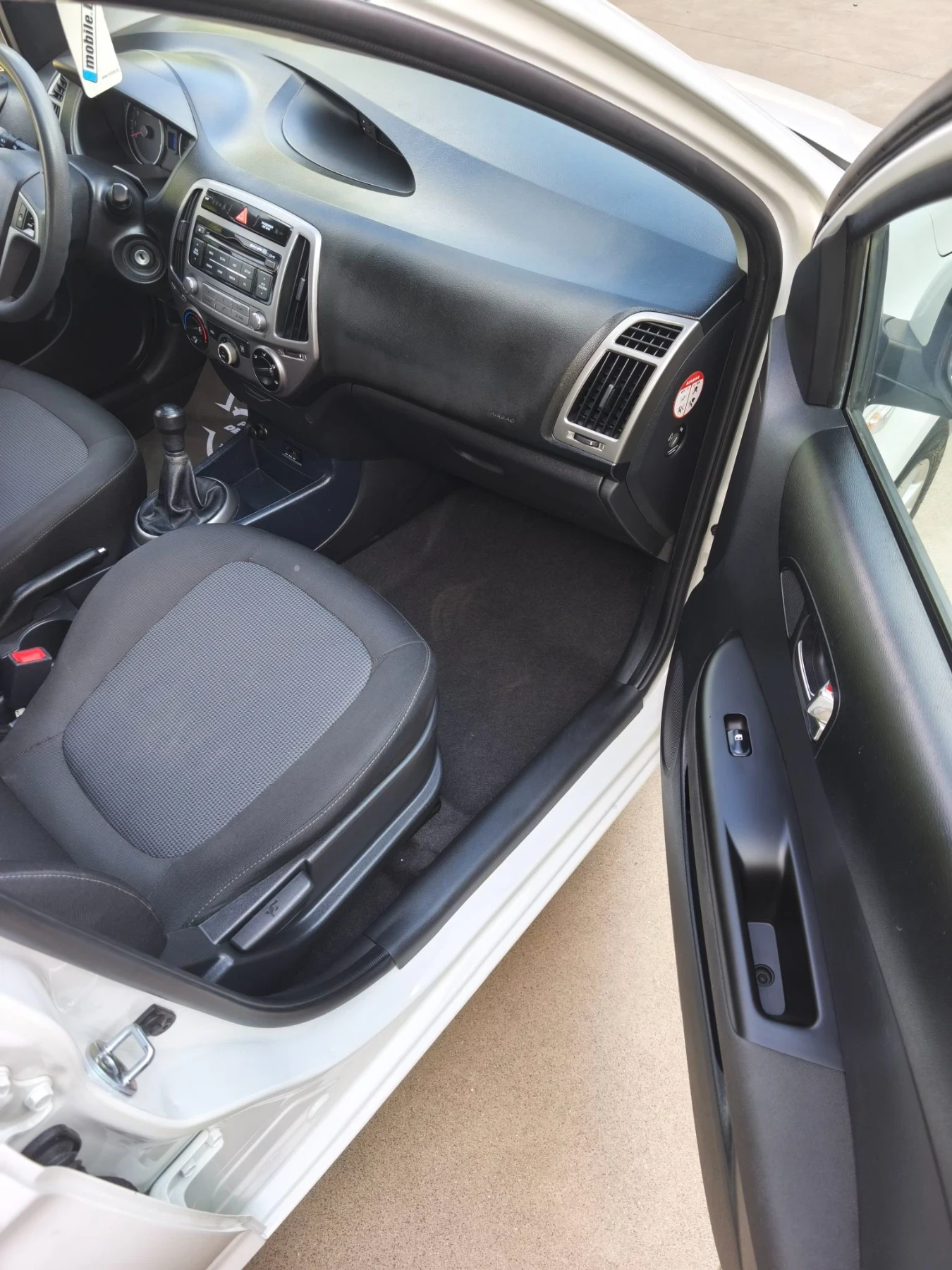 Hyundai I20 1.255 i 86 ks., снимка 11 - Автомобили и джипове - 55804594