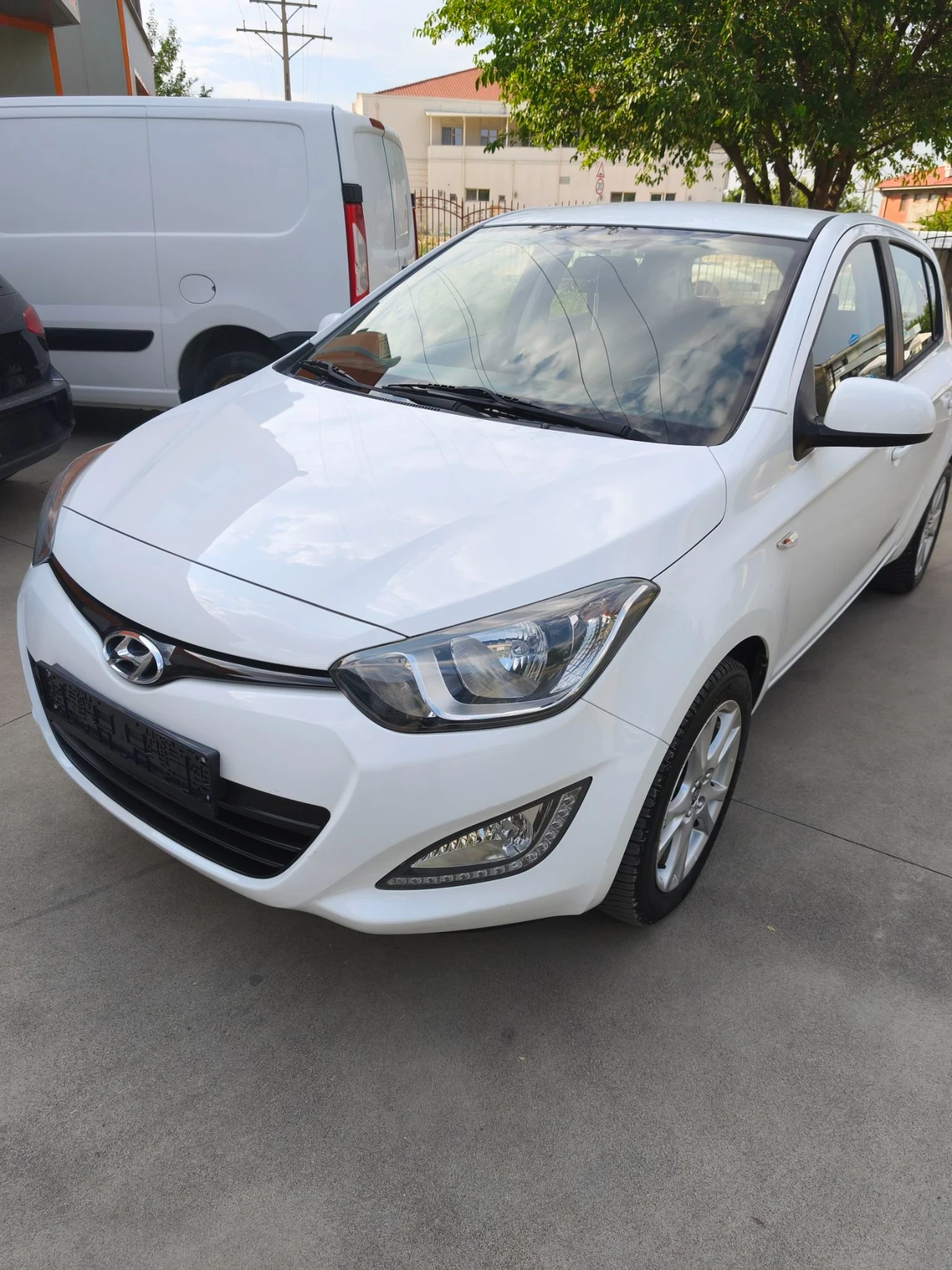 Hyundai I20 1.255 i 86 ks., снимка 2 - Автомобили и джипове - 55804594