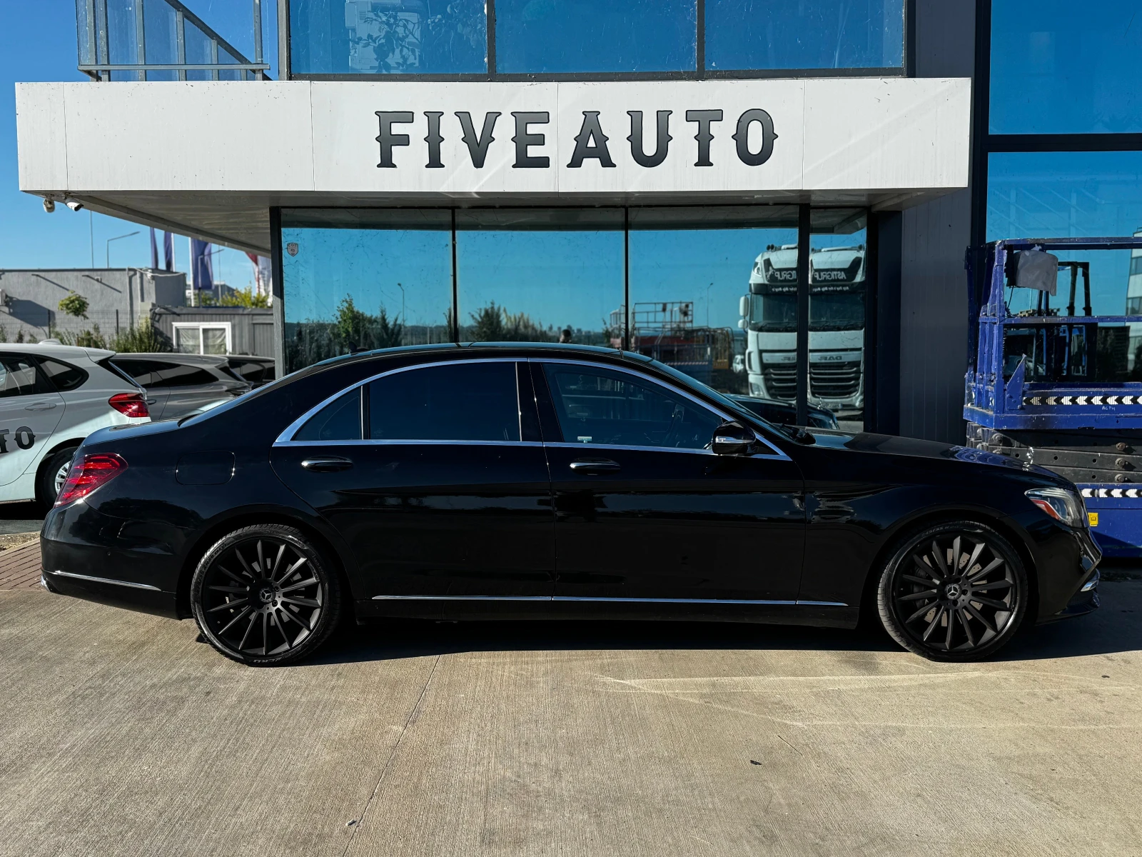 Mercedes-Benz S 450 / Facelift / Burmester / Soft Close / Panorama / , снимка 8 - Автомобили и джипове - 55991993